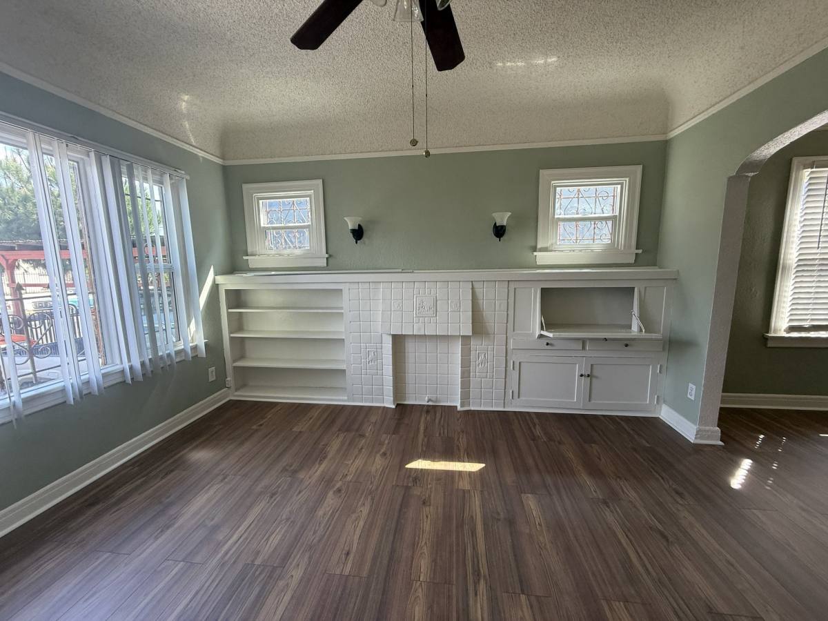 Apartment for rent at 2949 Raymond Ave #2951, Los Angeles, CA 90007