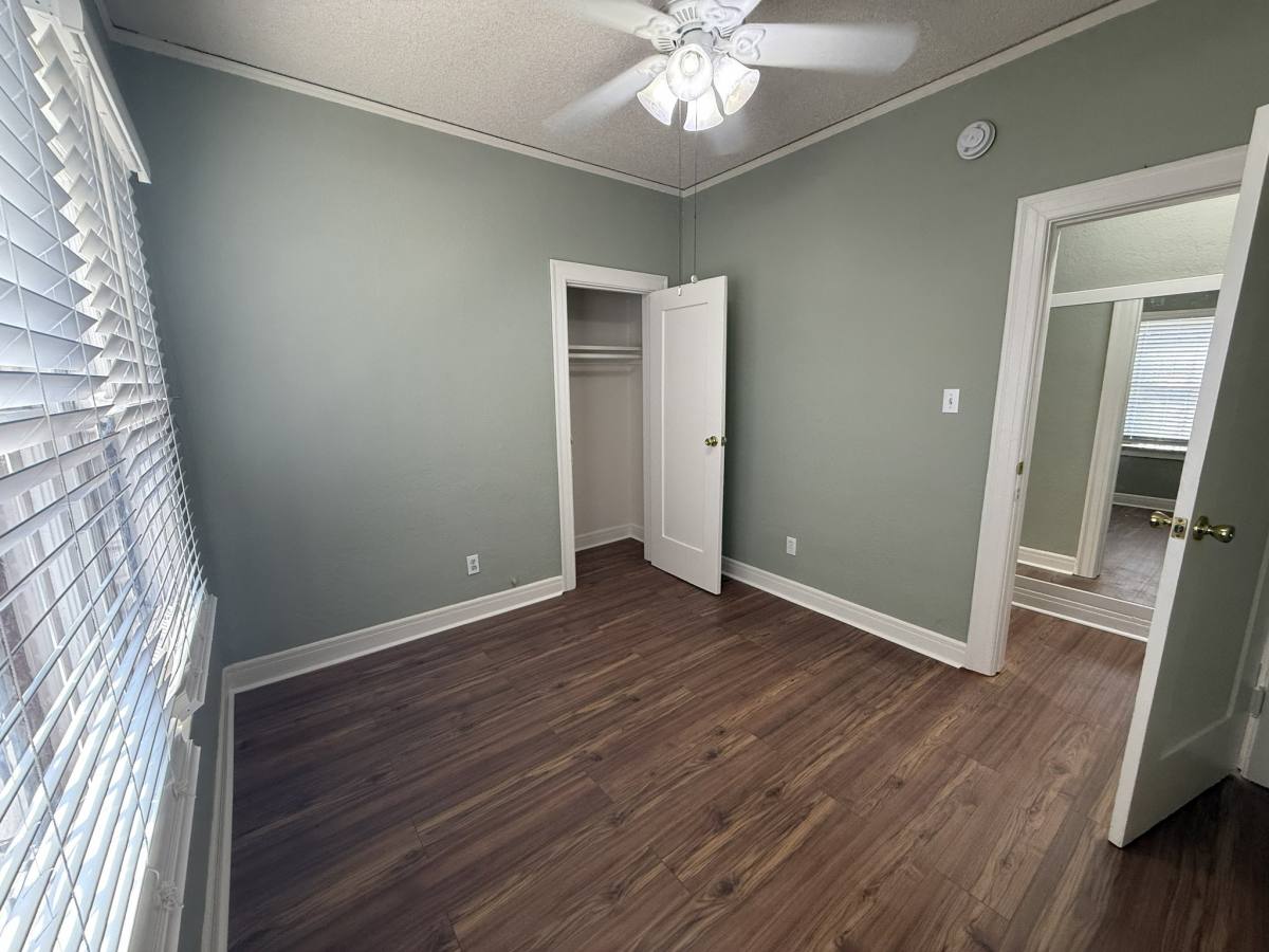 Apartment for rent at 2949 Raymond Ave #2951, Los Angeles, CA 90007