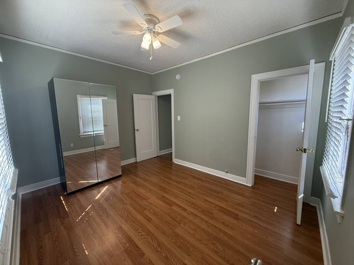 Apartment for rent at 2949 Raymond Ave #2951, Los Angeles, CA 90007