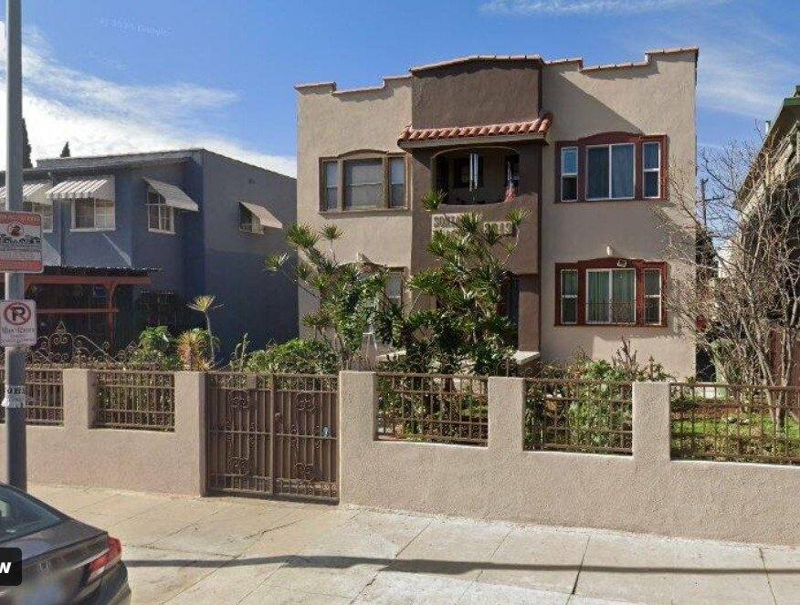 Apartment for rent at 2949 Raymond Ave #2951, Los Angeles, CA 90007