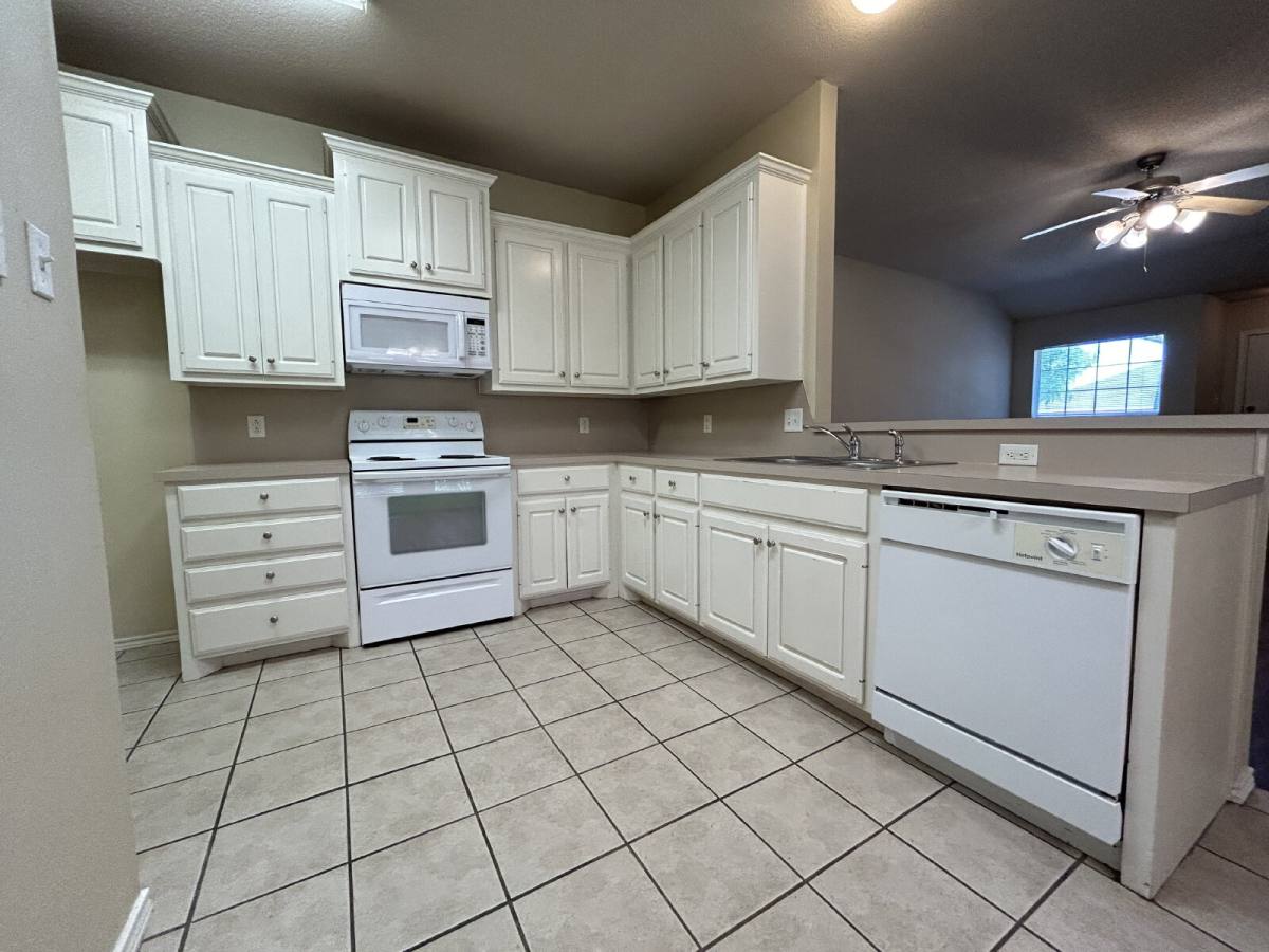 Apartment for rent at 511 N Clinton Ave #A, Lubbock, TX 79416
