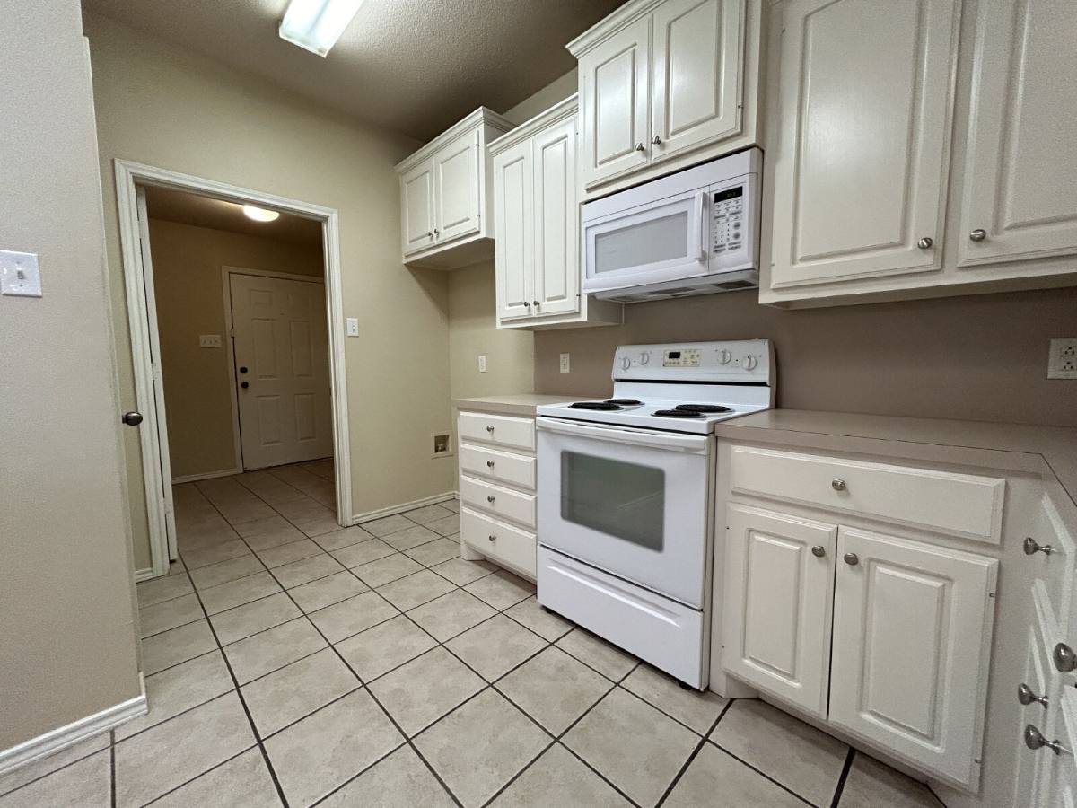 Apartment for rent at 511 N Clinton Ave #A, Lubbock, TX 79416