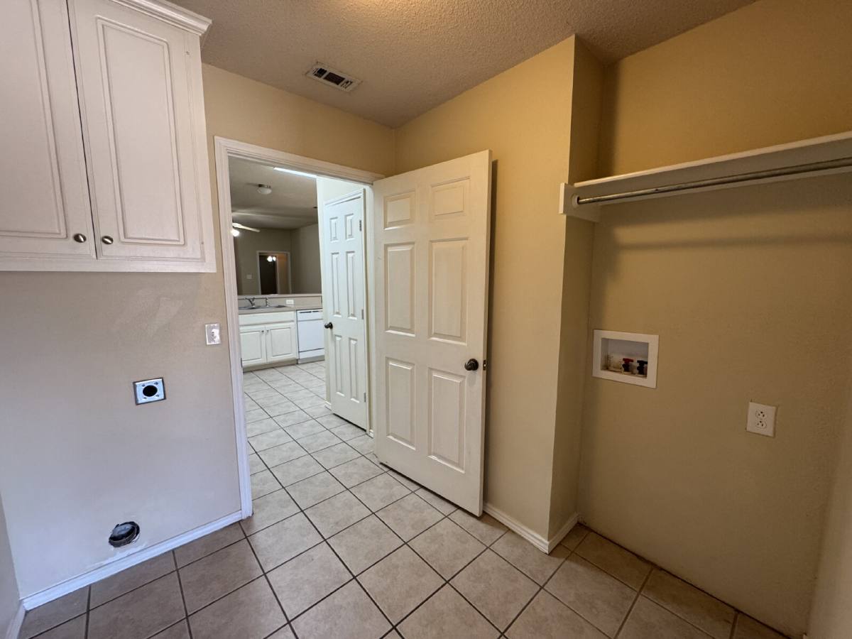 Apartment for rent at 511 N Clinton Ave #A, Lubbock, TX 79416