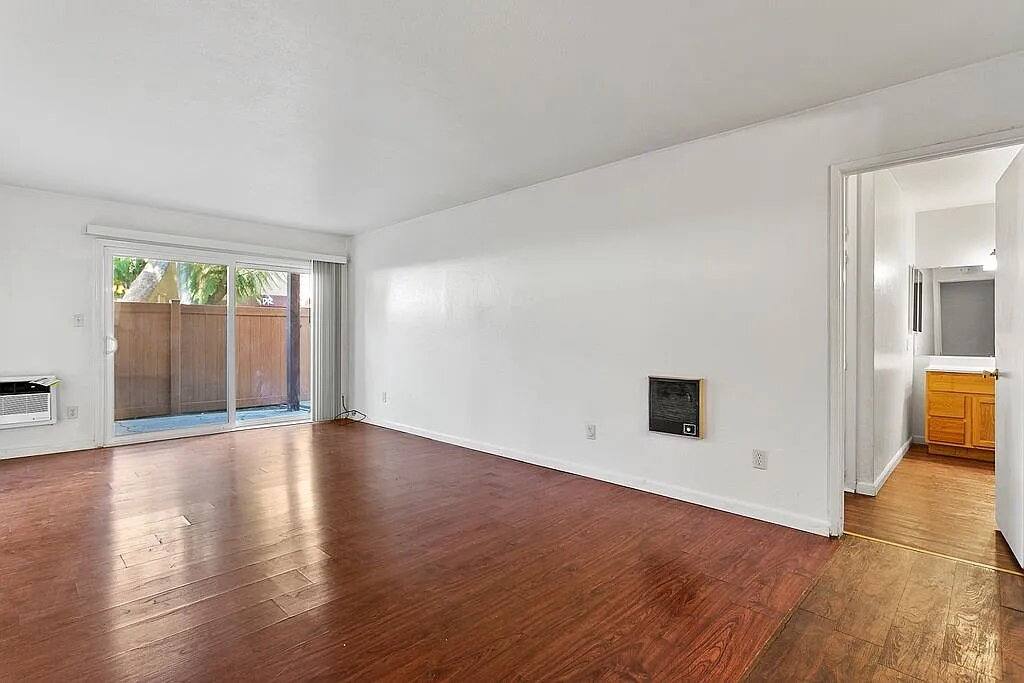 Condo for rent at 1010 W Macarthur Blvd, Santa Ana, CA 92707