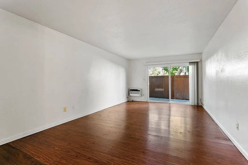 Condo for rent at 1010 W Macarthur Blvd, Santa Ana, CA 92707