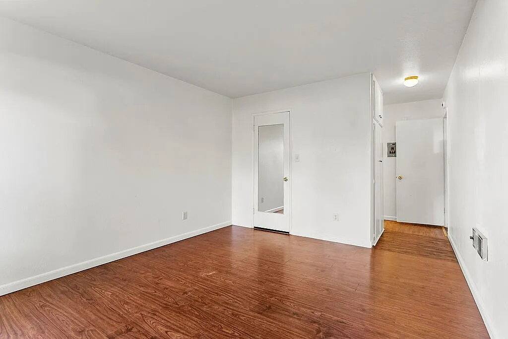 Condo for rent at 1010 W Macarthur Blvd, Santa Ana, CA 92707