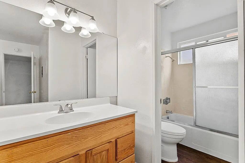 Condo for rent at 1010 W Macarthur Blvd, Santa Ana, CA 92707