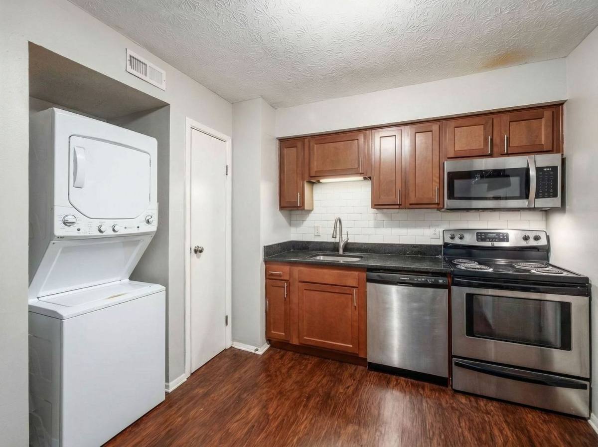 Apartment for rent at 1393 Summit St #A, Columbus, OH 43201