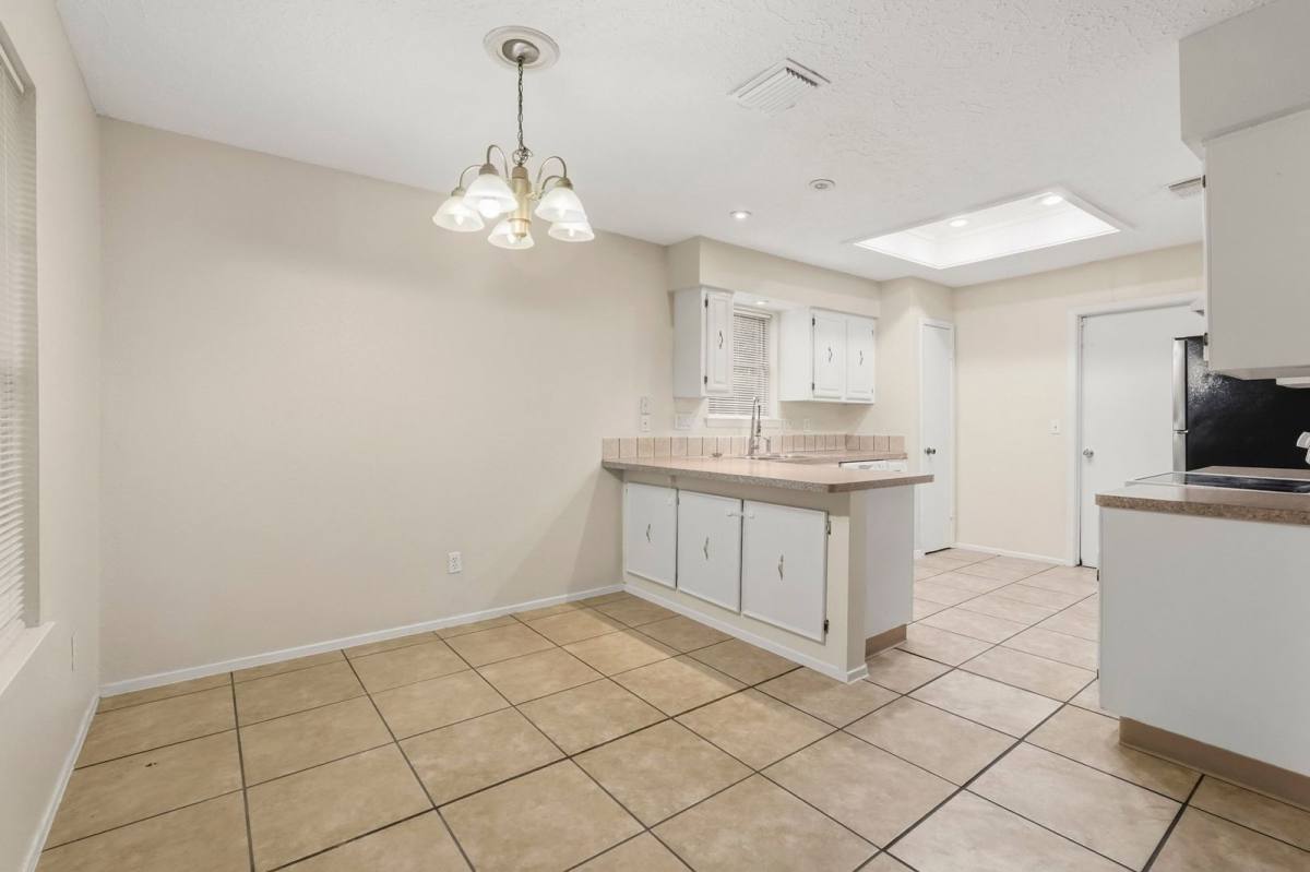 House for rent at 423 Pickford Dr, Katy, TX 77450