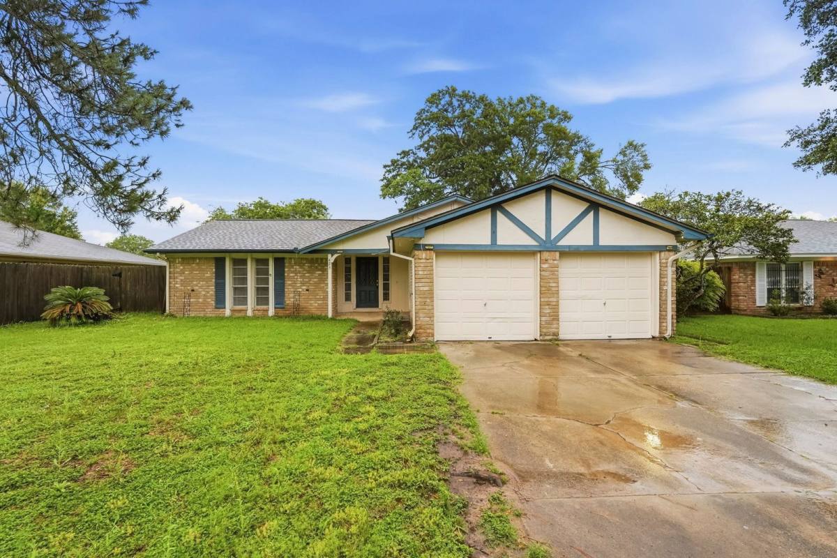 House for rent at 423 Pickford Dr, Katy, TX 77450