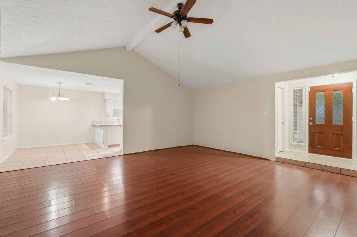 House for rent at 423 Pickford Dr, Katy, TX 77450