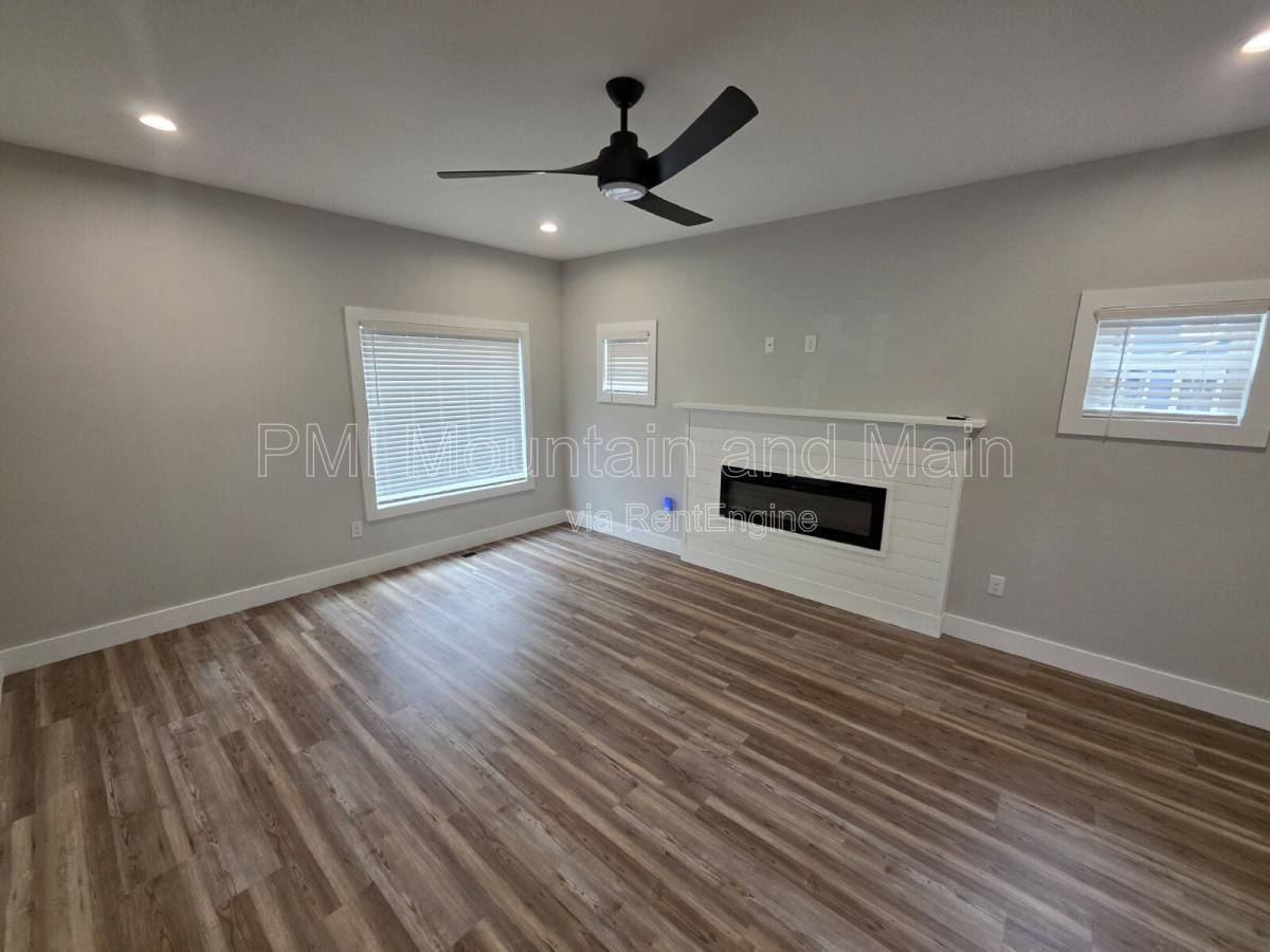 House for rent at 339 Hazel Mill Rd, Asheville, NC 28806