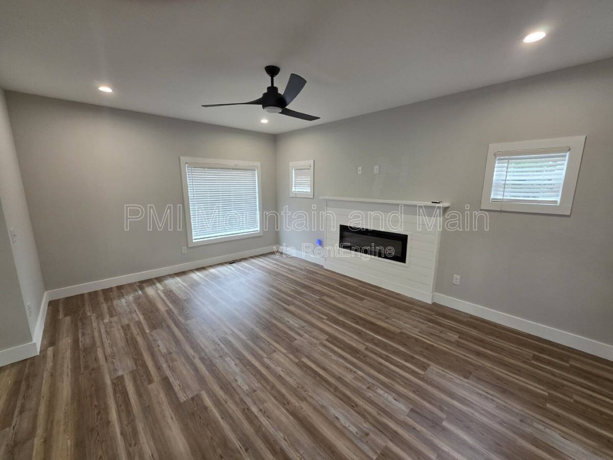 House for rent at 339 Hazel Mill Rd, Asheville, NC 28806