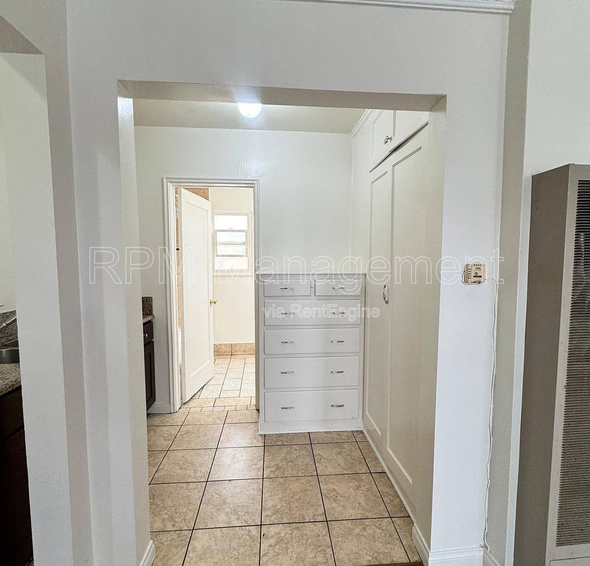 Apartment for rent at 1041 S Norton Ave, Los Angeles, CA 90019