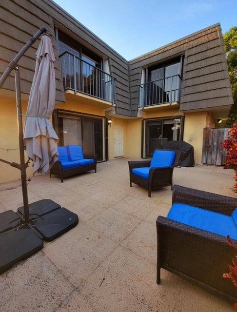 Townhouse for rent at 727 7th Way, West Palm Beach, FL 33407
