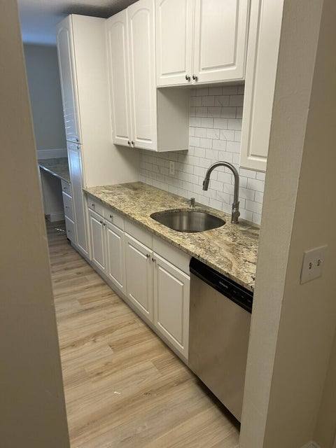 Apartment for rent at 150 Pineview Rd, Jupiter, FL 33469