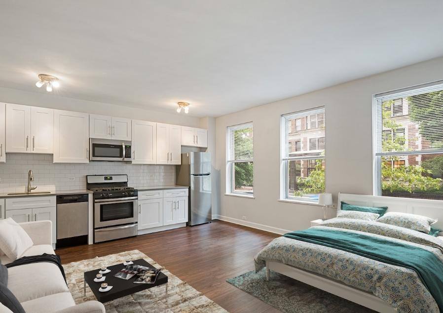 Apartment for rent at 2970 N Sheridan Rd, Chicago, IL 60657