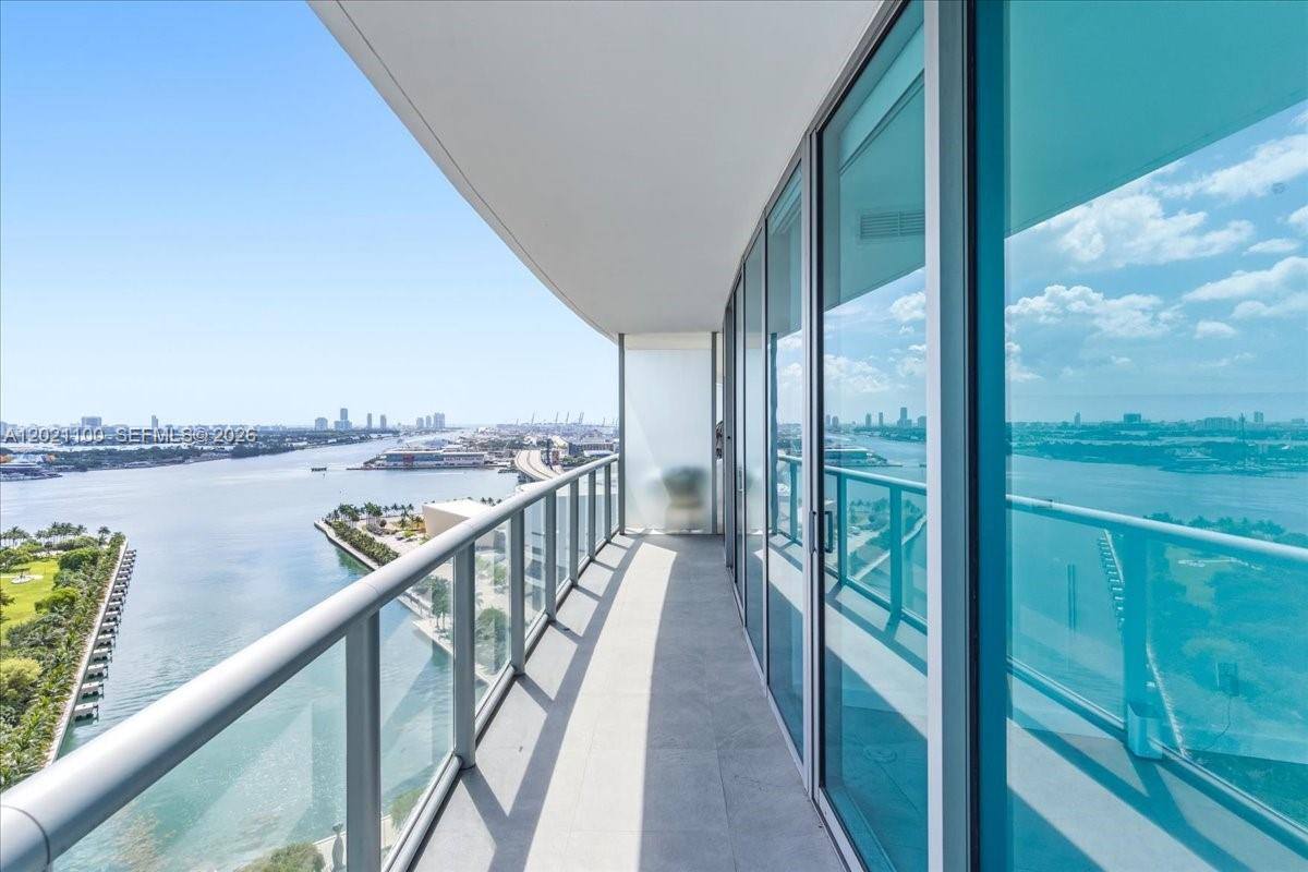 Apartment for rent at 888 Biscayne Blvd #1500, Miami, FL 33132