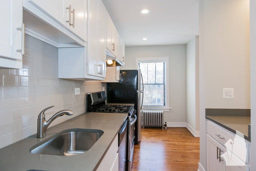 Apartment for rent at 1952 W Wilson Ave #2AA, Chicago, IL 60640