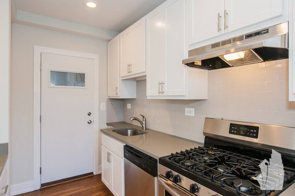Apartment for rent at 1952 W Wilson Ave #2AA, Chicago, IL 60640