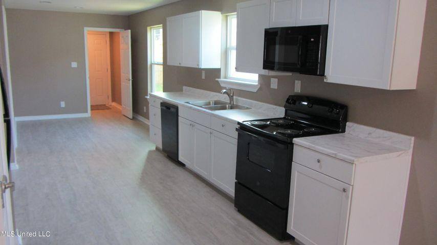 House for rent at 17281 Avondale Circle, Biloxi, MS 39532
