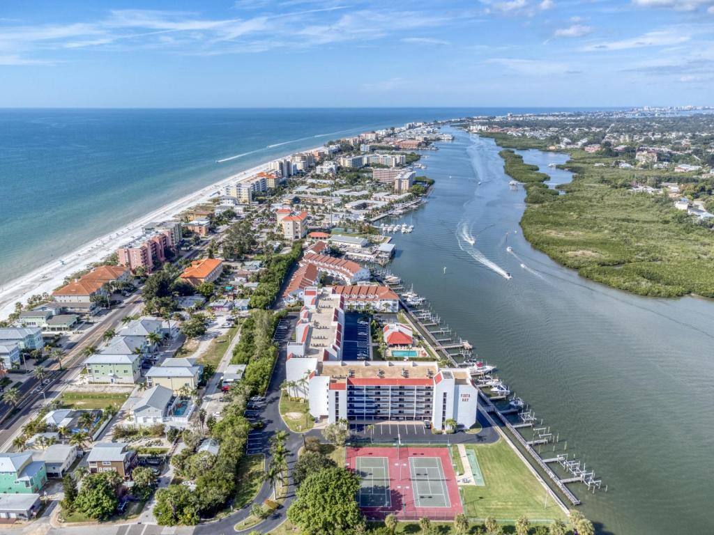 Condo for rent at 19111 Vista Bay Dr #510, Indian Rocks Beach, FL 33785