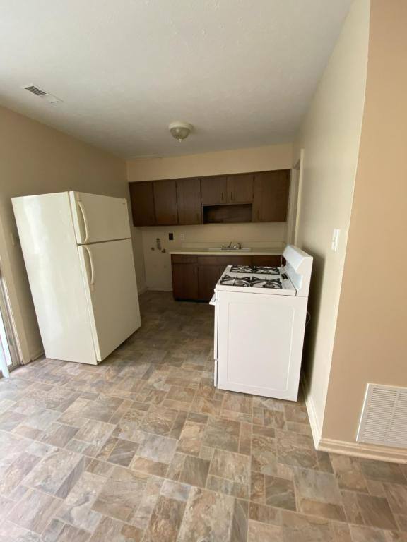 Apartment for rent at 407 Kensington Dr, Clarksville, IN 47129
