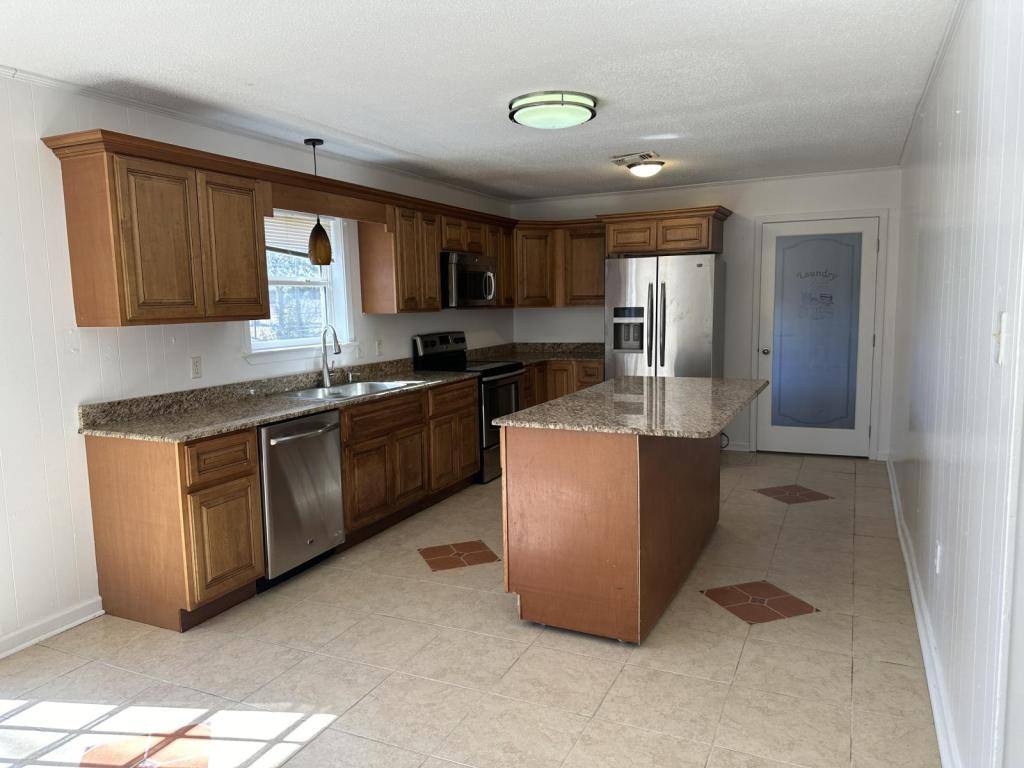 House for rent at 1003 Shirley Dr, Gulfport, MS 39503