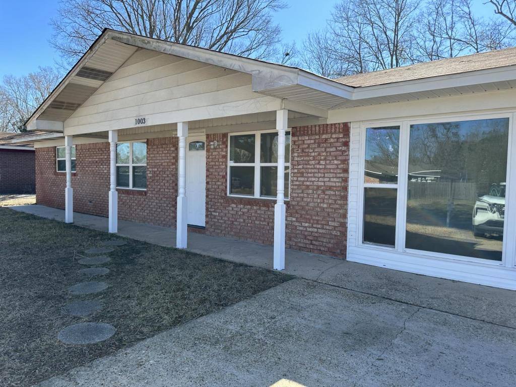 House for rent at 1003 Shirley Dr, Gulfport, MS 39503