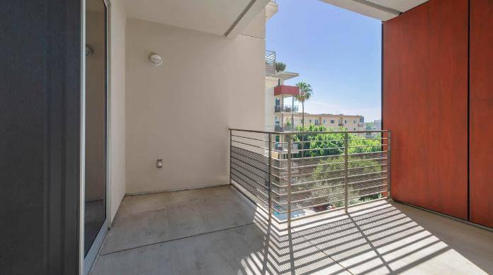 Apartment for rent at 680 South Berendo Street, 680 S Berendo St, Los Angeles, CA 90005