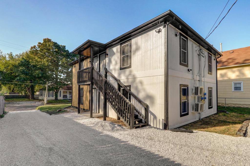 Apartment for rent at 301 W State St #D, Springfield, MO 65806