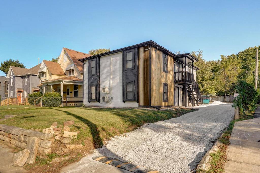 Apartment for rent at 301 W State St #D, Springfield, MO 65806