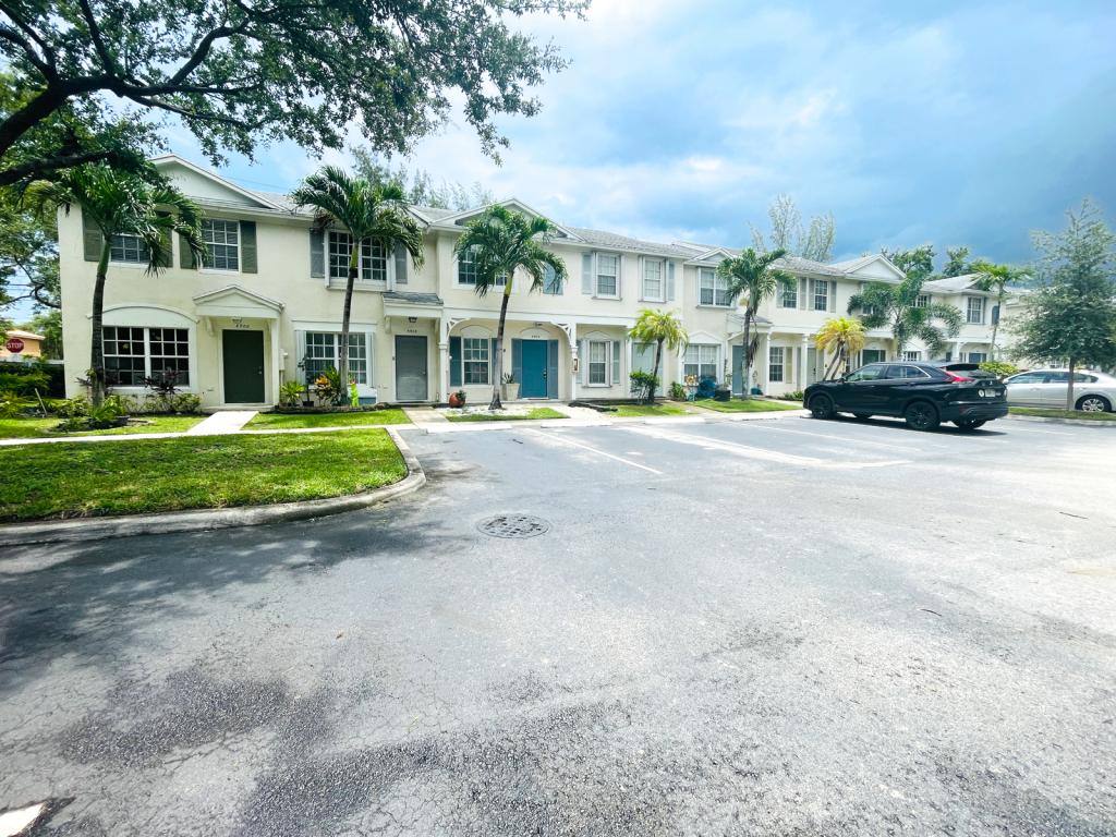 Townhouse for rent at 4904 SW 31st Terrace, Fort Lauderdale, FL 33312