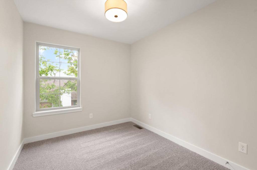Townhouse for rent at 4930 Grant Line Rd, New Albany, IN 47150