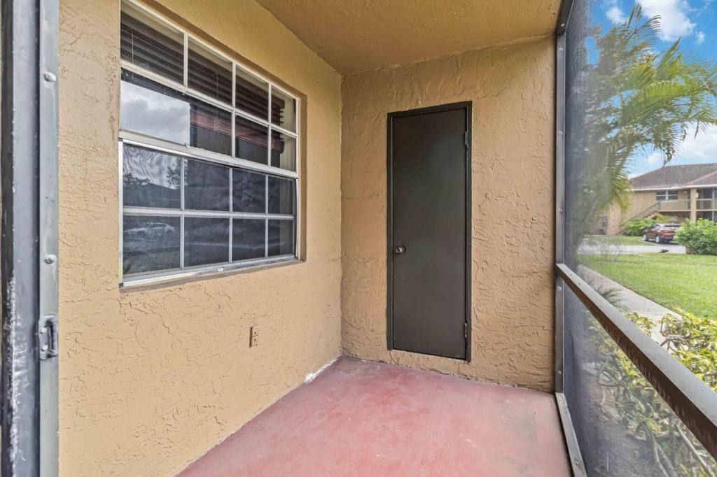 Apartment for rent at 10408 NW 8th St, Hollywood, FL 33026