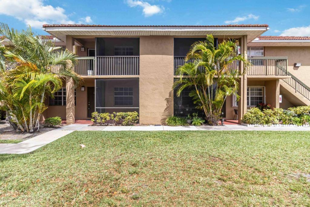 Apartment for rent at 10408 NW 8th St, Hollywood, FL 33026
