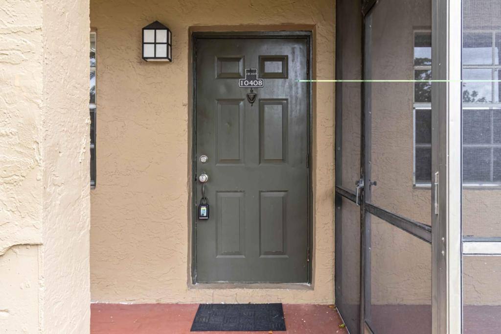 Apartment for rent at 10408 NW 8th St, Hollywood, FL 33026