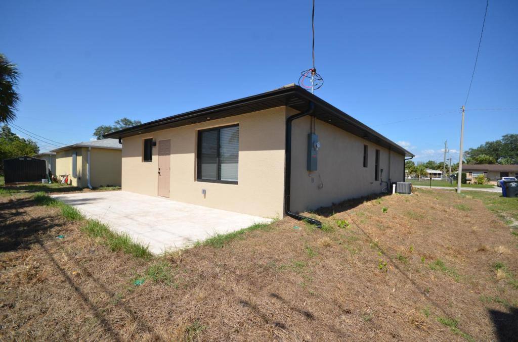 House for rent at 2132 Barker Blvd, Fort Myers, FL 33916