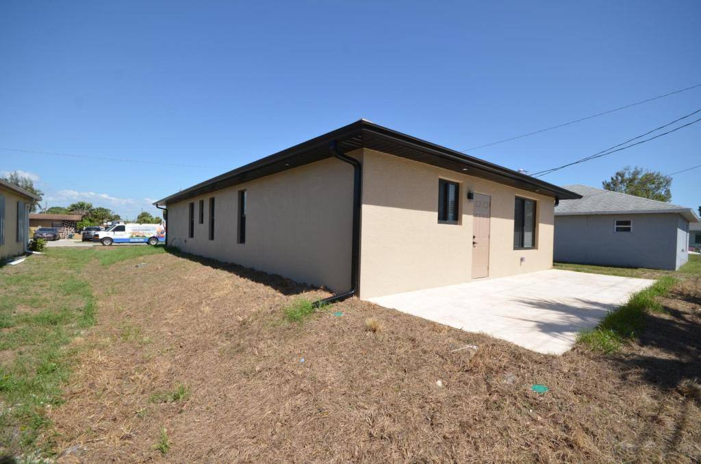 House for rent at 2132 Barker Blvd, Fort Myers, FL 33916