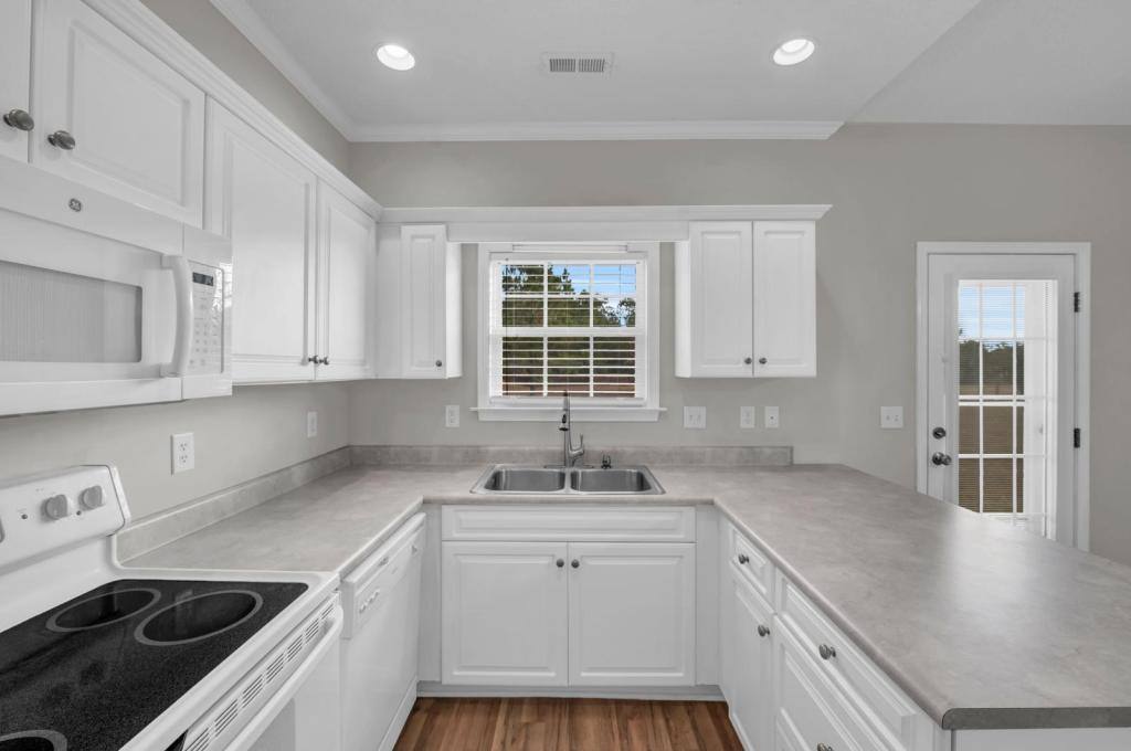 House for rent at 136 N Palm Dr, Winnabow, NC 28479