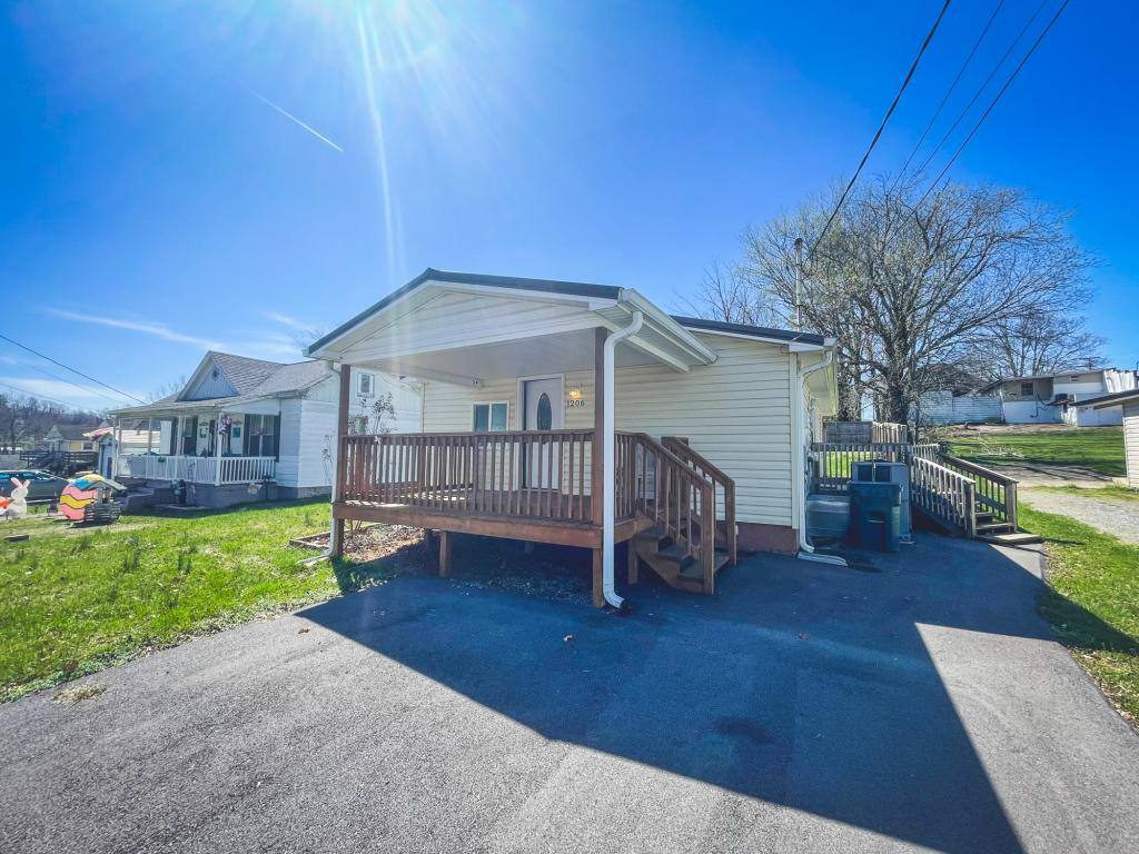 House for rent at 1206 Golf St, Bristol, TN 37620