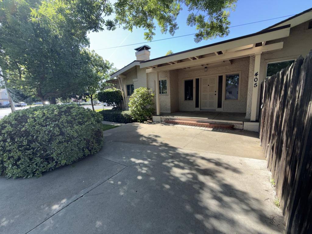 Apartment for rent at 405 N 1st Ave, Oakdale, CA 95361