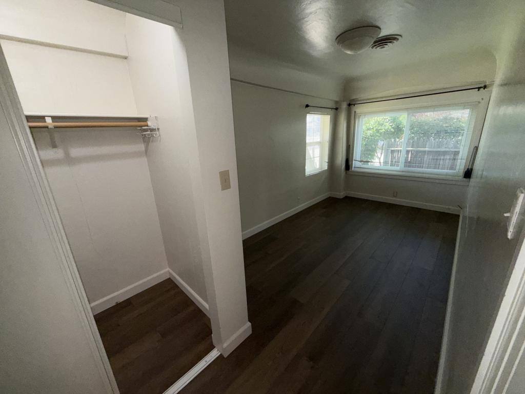 Apartment for rent at 405 N 1st Ave, Oakdale, CA 95361