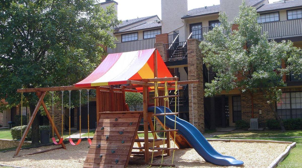 Townhouse for rent at The Hills of Palos Verdes Apartment Homes, 930 Interstate 30, Garland, TX 75043