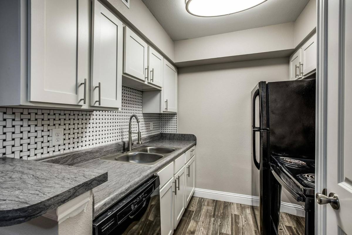 Apartment for rent at 808 E Sanford, Arlington, TX 76011