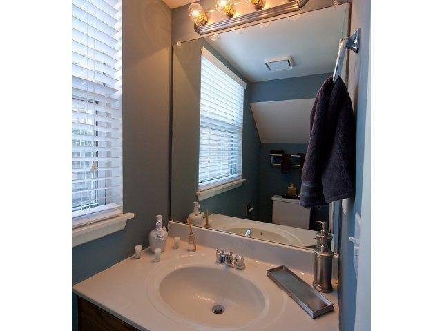 Apartment for rent at 1533 Baldwin Court, Wheeling, IL 60090