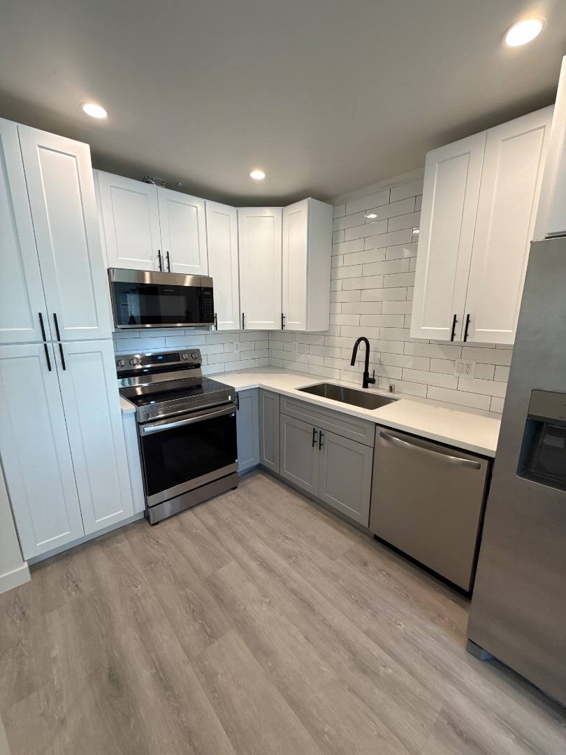 Apartment for rent at 803 W 30th St, Los Angeles, CA 90007