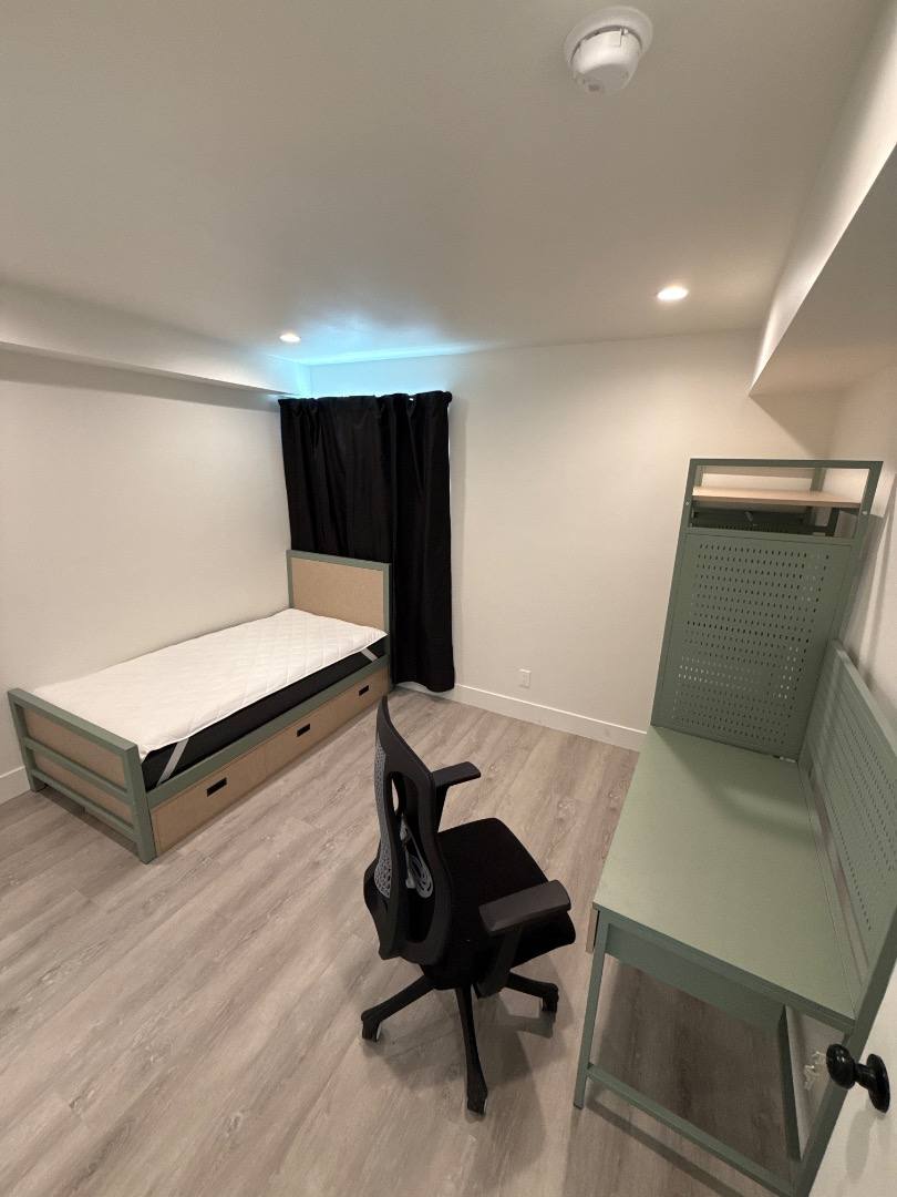 Apartment for rent at 803 W 30th St, Los Angeles, CA 90007