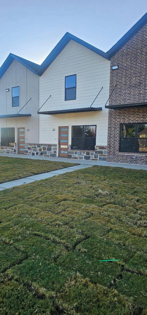 Townhouse for rent at 211 E Lyndale, Waco, TX 76706