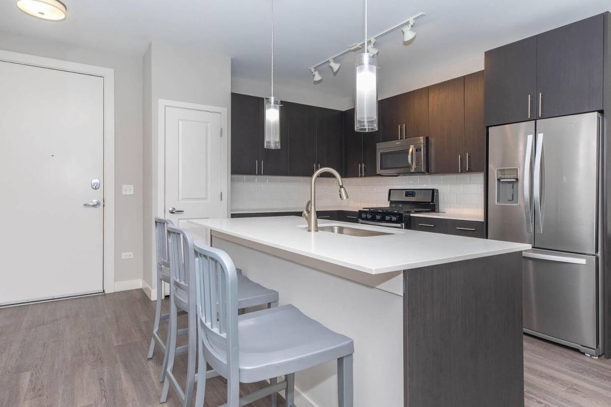 Apartment for rent at 15 Parkway N, Deerfield, IL 60015